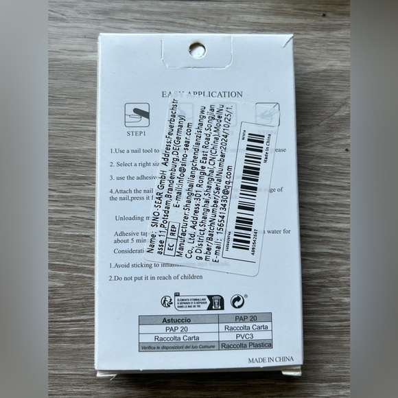 Reusable Press On Nails - Picture 2 of 2